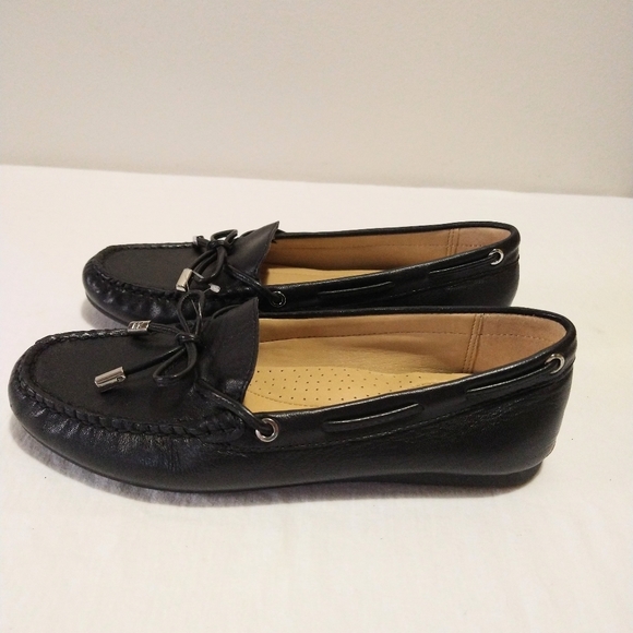 Michael Kors Sutton Leather Moccasin Flats - Picture 10 of 12